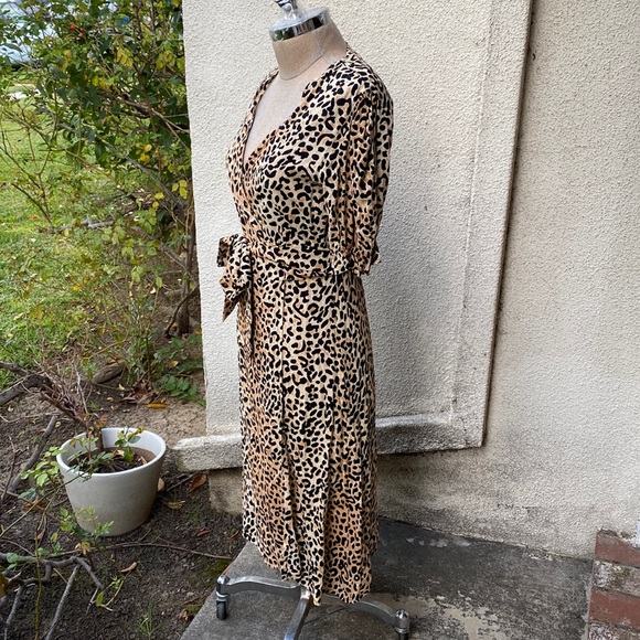 NWOT Faithfull The Brand Abbey The Wrap dress w/ elastic sleeves & sash tie - Picture 5 of 14